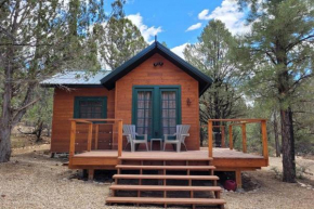 Live Simply Cabin, Walking distance to East Zion trails, Orderville